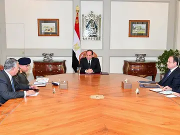 Abdelfatah Al Sisi durante un encuentro con miembros de su Gobierno Abdelfatah Al Sisi durante un encuentro con miembros de su Gobierno