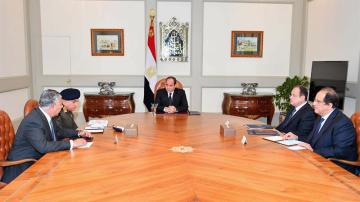 Abdelfatah Al Sisi durante un encuentro con miembros de su Gobierno