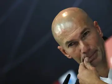 Zidane comparece ante los medios de comunicación Zidane comparece ante los medios de comunicación