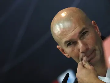Zidane comparece ante los medios de comunicación Zidane comparece ante los medios de comunicación
