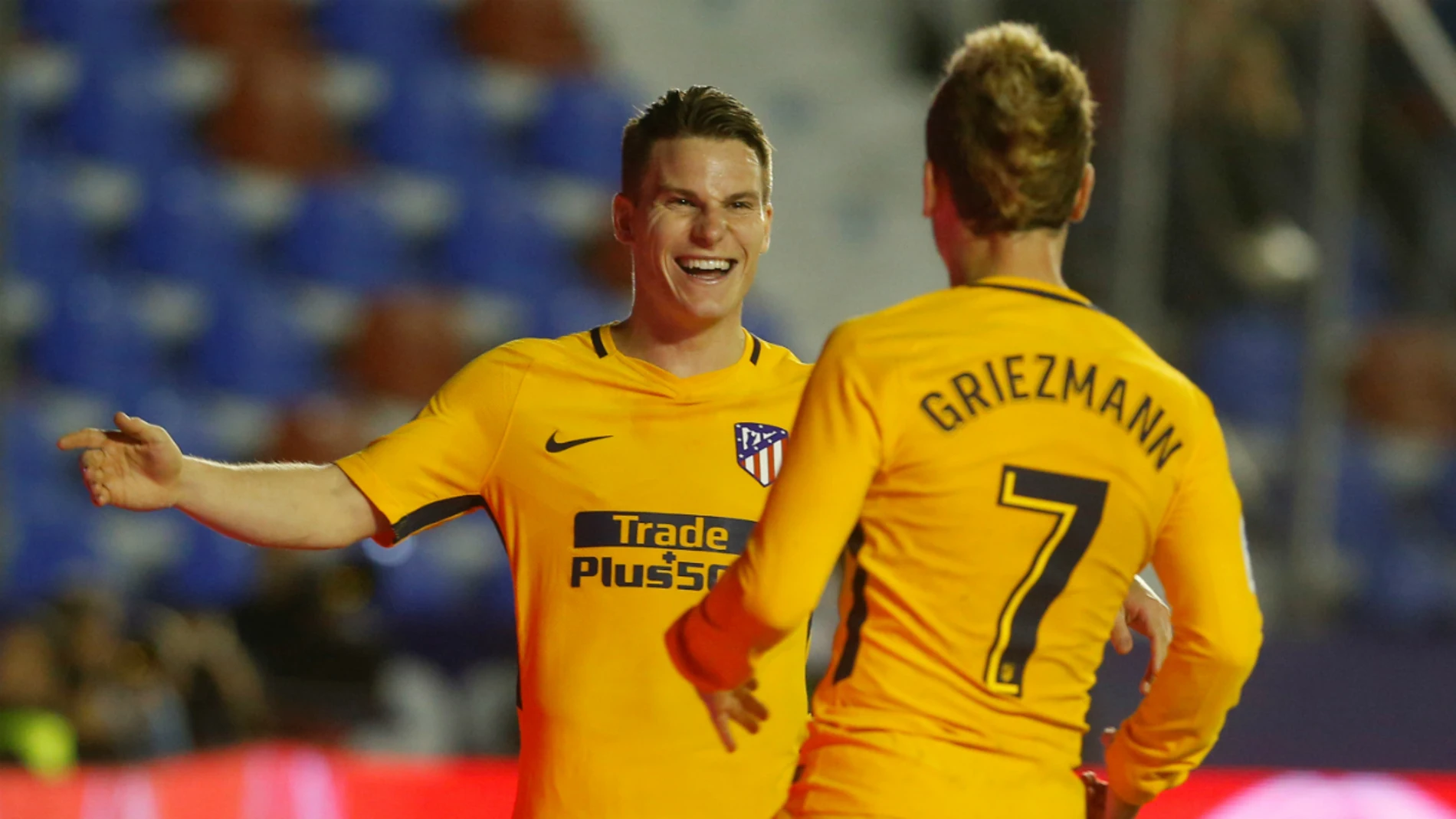 Gameiro celebra un gol con Griezmann Gameiro celebra un gol con Griezmann
