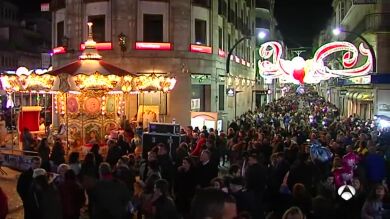 Vigo ya luce los seis millones de bombillas que iluminarán su Navidad