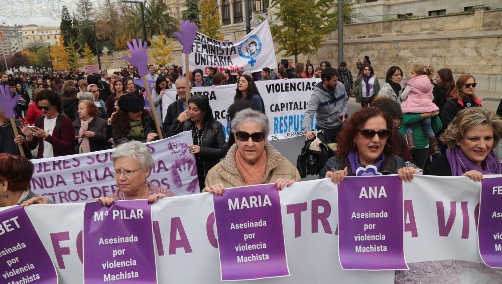 Manifestación contra la violencia de género en Granada