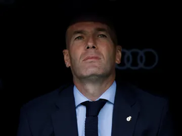 Zidane, durante el partido contra el Málaga Zidane, durante el partido contra el Málaga