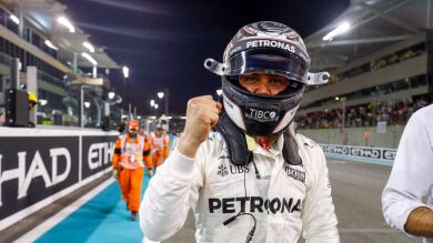 Valtteri Bottas logra la pole en Abu Dabi con Fernando Alonso 11º y Carlos Sainz 12º