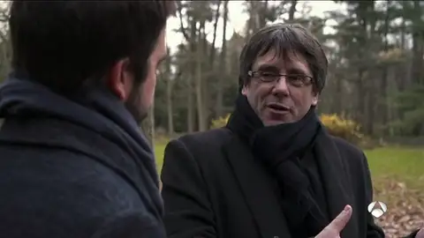 Puigdemont pone sobre la mesa que los catalanes voten si quieren seguir en la Unión Europea Puigdemont pone sobre la mesa que los catalanes voten si quieren seguir en la Unión Europea