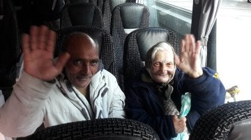 Flor y su pareja, en el autobús camino de Rumanía