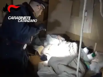 Las condiciones en las que vivía la joven secuestrada en Italia junto a sus dos hijos Las condiciones en las que vivía la joven secuestrada en Italia junto a sus dos hijos