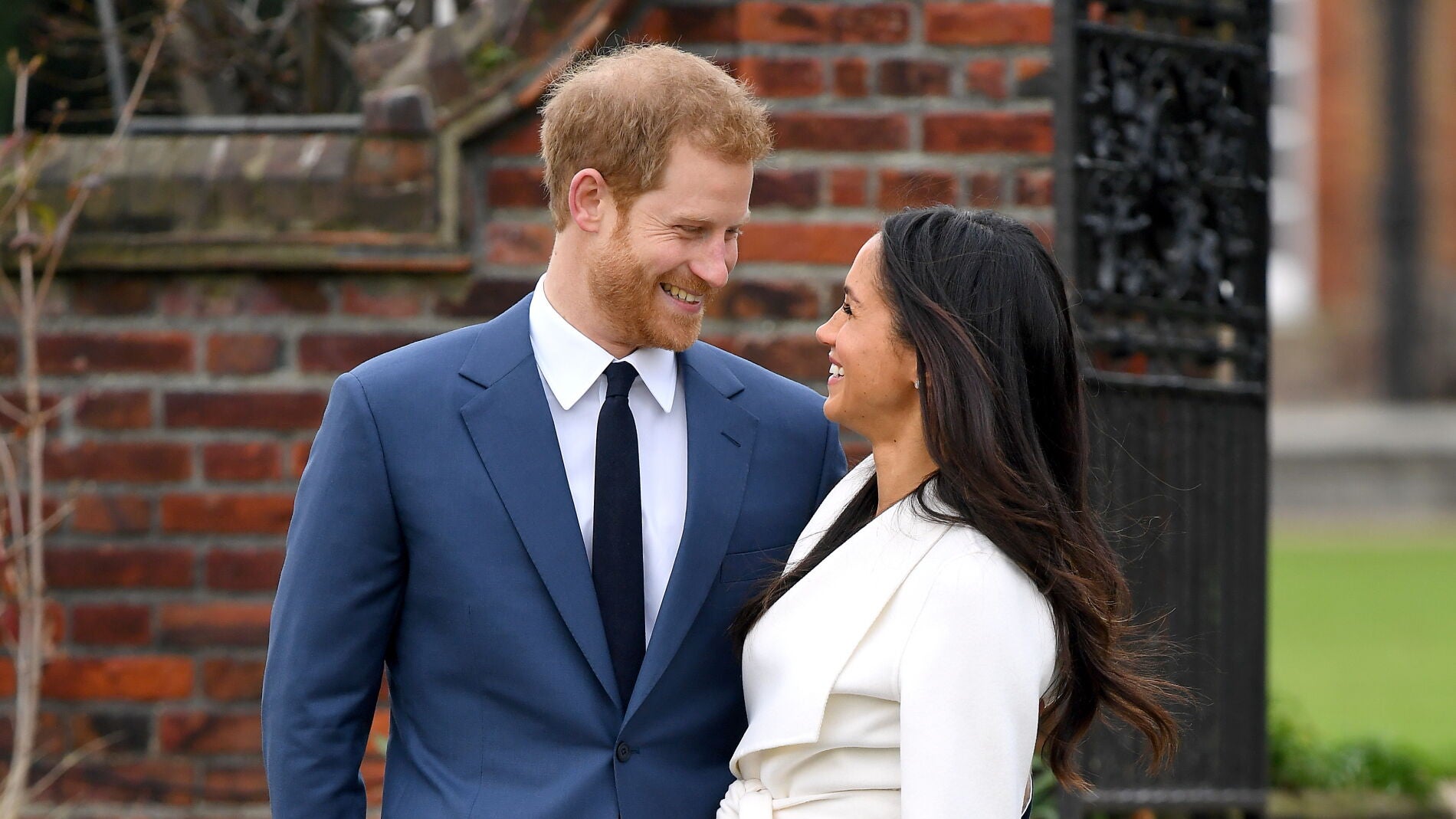 Primer posado oficial del príncipe Harry y Meghan Markle tras su compromiso