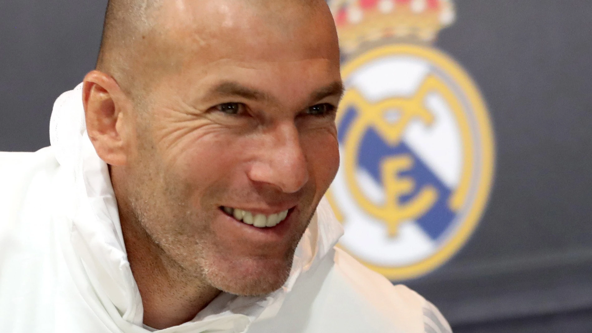 Zidane, sonriente en rueda de prensa Zidane, sonriente en rueda de prensa