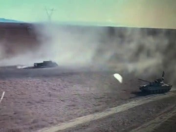 Duelo entre un tanque y un vehículo terrorista cargado de explosivos en Irak