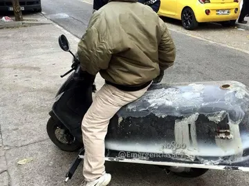 El hombre denunciado por llevar una bañera El hombre denunciado por llevar una bañera
