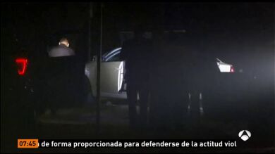Muere un joven que se había atrincherado con su hija en un vehículo tras ser disparado por la policía