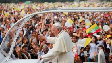 El Papa elogia la ayuda de la Iglesia en Birmania, sin distinción de etnias