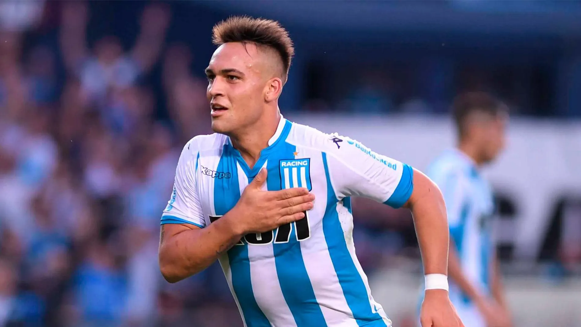 Lautaro, en un partido con Racing de Avellaneda Lautaro, en un partido con Racing de Avellaneda