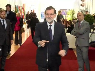 El calambrazo de Rajoy con el micrófono El calambrazo de Rajoy con el micrófono