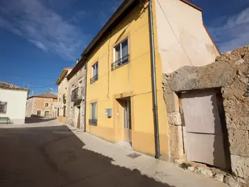 Exterior de la vivienda ubicada en el municipio de Pedrosa de Duero (Burgos), en las inmediaciones de Aranda de Duero Exterior de la vivienda ubicada en el municipio de Pedrosa de Duero (Burgos), en las inmediaciones de Aranda de Duero