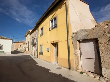 Exterior de la vivienda ubicada en el municipio de Pedrosa de Duero (Burgos), en las inmediaciones de Aranda de Duero Exterior de la vivienda ubicada en el municipio de Pedrosa de Duero (Burgos), en las inmediaciones de Aranda de Duero