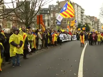 Unas 45.000 personas, según la Policía belga, marchan por Bruselas a favor de la independencia de Cataluña Unas 45.000 personas, según la Policía belga, marchan por Bruselas a favor de la independencia de Cataluña