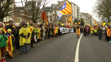 Unas 45.000 personas, según la Policía belga, marchan por Bruselas a favor de la independencia de Cataluña