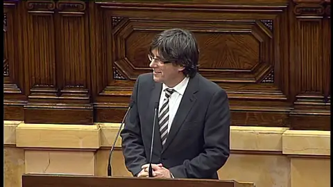 El dilema de Puigdemont: ¿volver a España para recoger su acta de diputado y ser detenido o permanecer en Bruselas y renunciar al escaño? El dilema de Puigdemont: ¿volver a España para recoger su acta de diputado y ser detenido o permanecer en Bruselas y renunciar al escaño?