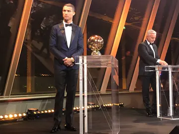 Cristiano Ronaldo, junto a su quinto Balón de Oro Cristiano Ronaldo, junto a su quinto Balón de Oro