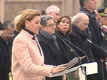 Cospedal recuerda en Barcelona el derecho todos españoles a ser "defendidos" Cospedal recuerda en Barcelona el derecho todos españoles a ser "defendidos"