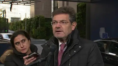 Catalá pide a los socios de la UE ampliar la lista de delitos en la euroorden que permiten entrega automática Catalá pide a los socios de la UE ampliar la lista de delitos en la euroorden que permiten entrega automática