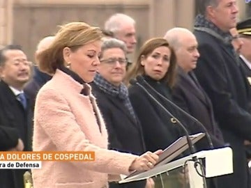 Cospedal recuerda en Barcelona el derecho todos españoles a ser "defendidos"