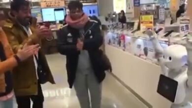 Un robot se arranca a bailar una bulería en Japón 