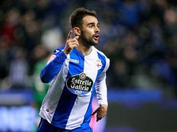 Adrián López celebra un gol