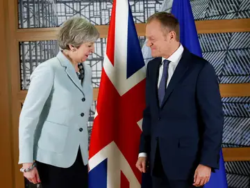 Theresa May, primera ministra de Reino Unido, y Donald Tusk, presidente del Consejo Europeo Theresa May, primera ministra de Reino Unido, y Donald Tusk, presidente del Consejo Europeo