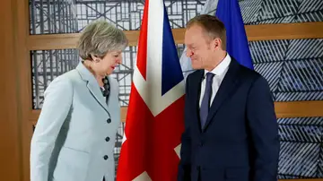 Theresa May, primera ministra de Reino Unido, y Donald Tusk, presidente del Consejo Europeo Theresa May, primera ministra de Reino Unido, y Donald Tusk, presidente del Consejo Europeo