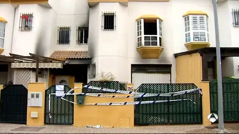 Muere un joven de 18 años y dos personas resultan heridas en un incendio en Antequera Muere un joven de 18 años y dos personas resultan heridas en un incendio en Antequera
