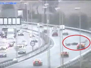 Un accidente de tráfico en la SE-30 Un accidente de tráfico en la SE-30