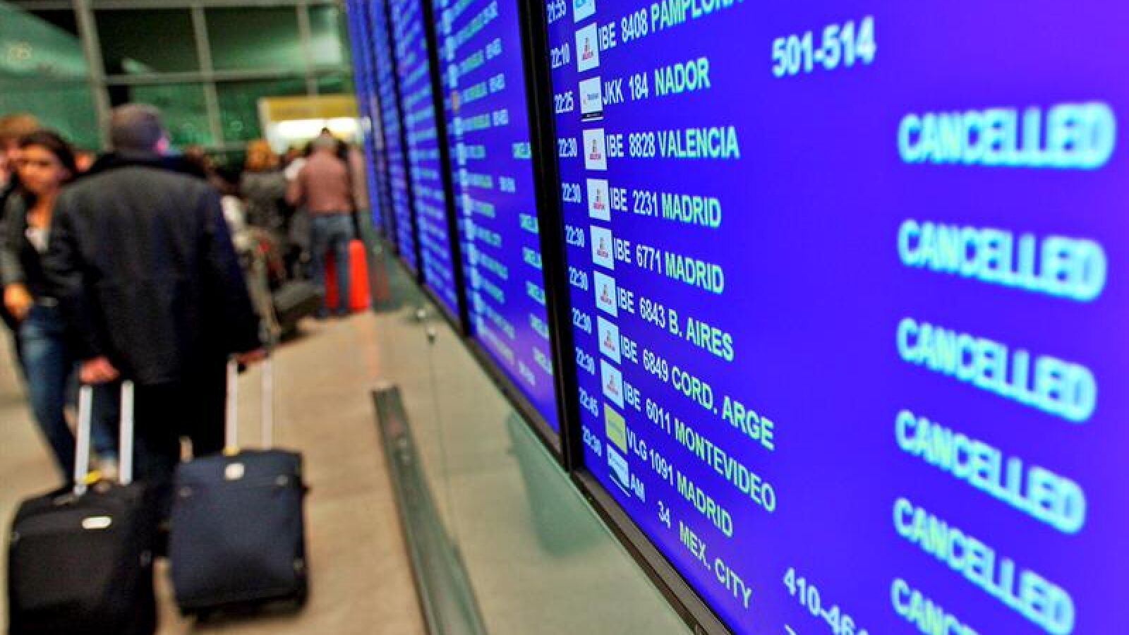 El temporal 'Ana' obliga a cancelar al menos 141 vuelos en varias ciudades españolas
