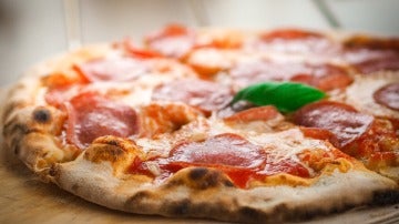 Recalienta la pizza de esta forma y parecerá recién hecha