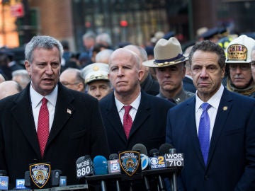 El alcalde de Nueva York, Bill de Blasio, el jefe de Policía, James O'Neill y el Gobernador, Andrew Cuomo