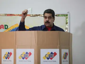 Nicolás Maduro vota en las elecciones municipales Nicolás Maduro vota en las elecciones municipales