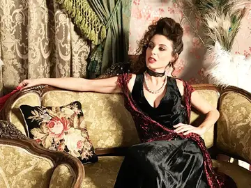 Cayetana Cabezas muestra el lado más sensual de Nazaria Cayetana Cabezas muestra el lado más sensual de Nazaria