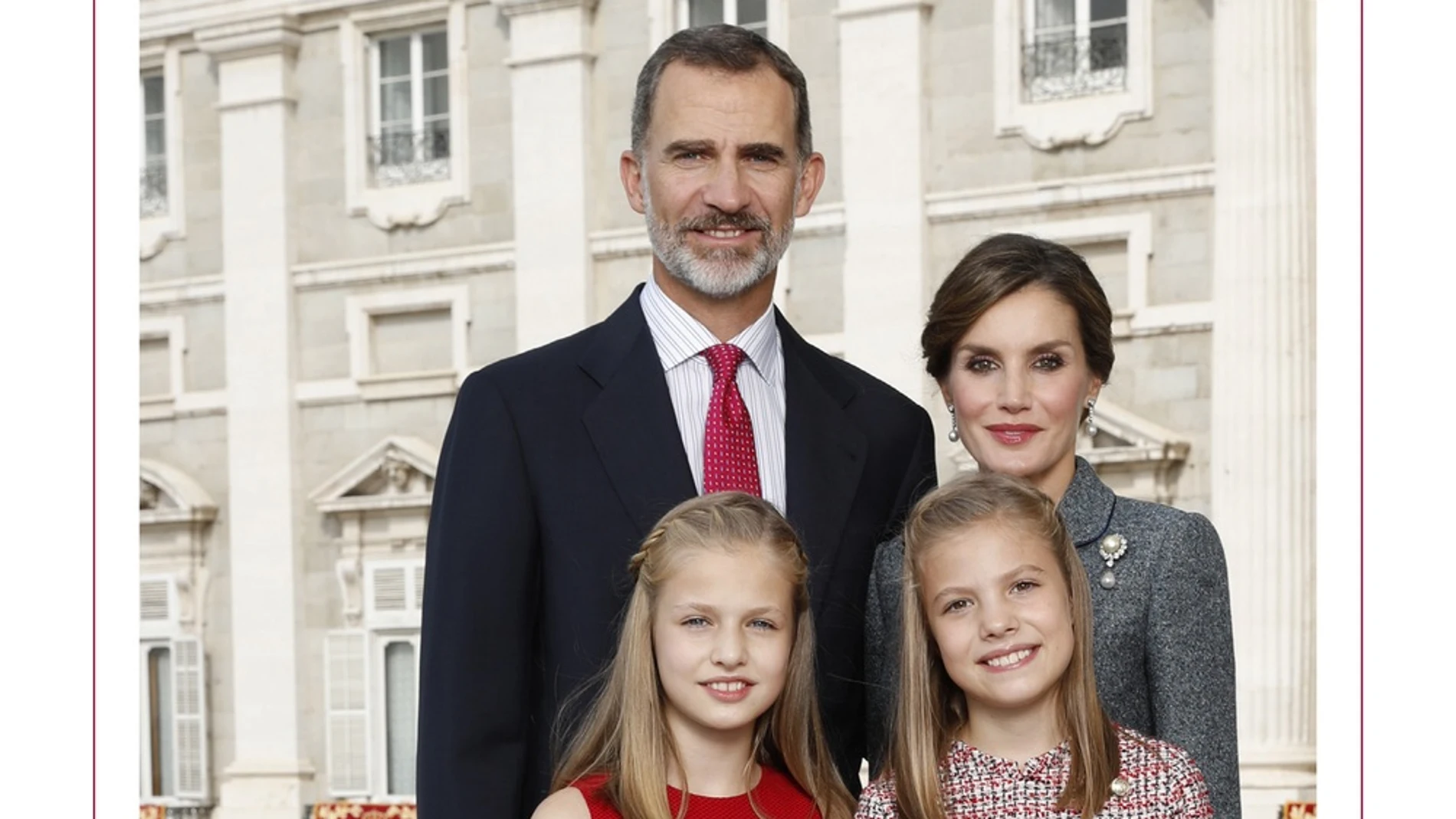 Fotografía de Sus Majestades los Reyes, Su Alteza Real la Princesa de Asturias y Su Alteza Real la Infanta Doña Sofía. Fotografía de Sus Majestades los Reyes, Su Alteza Real la Princesa de Asturias y Su Alteza Real la Infanta Doña Sofía.