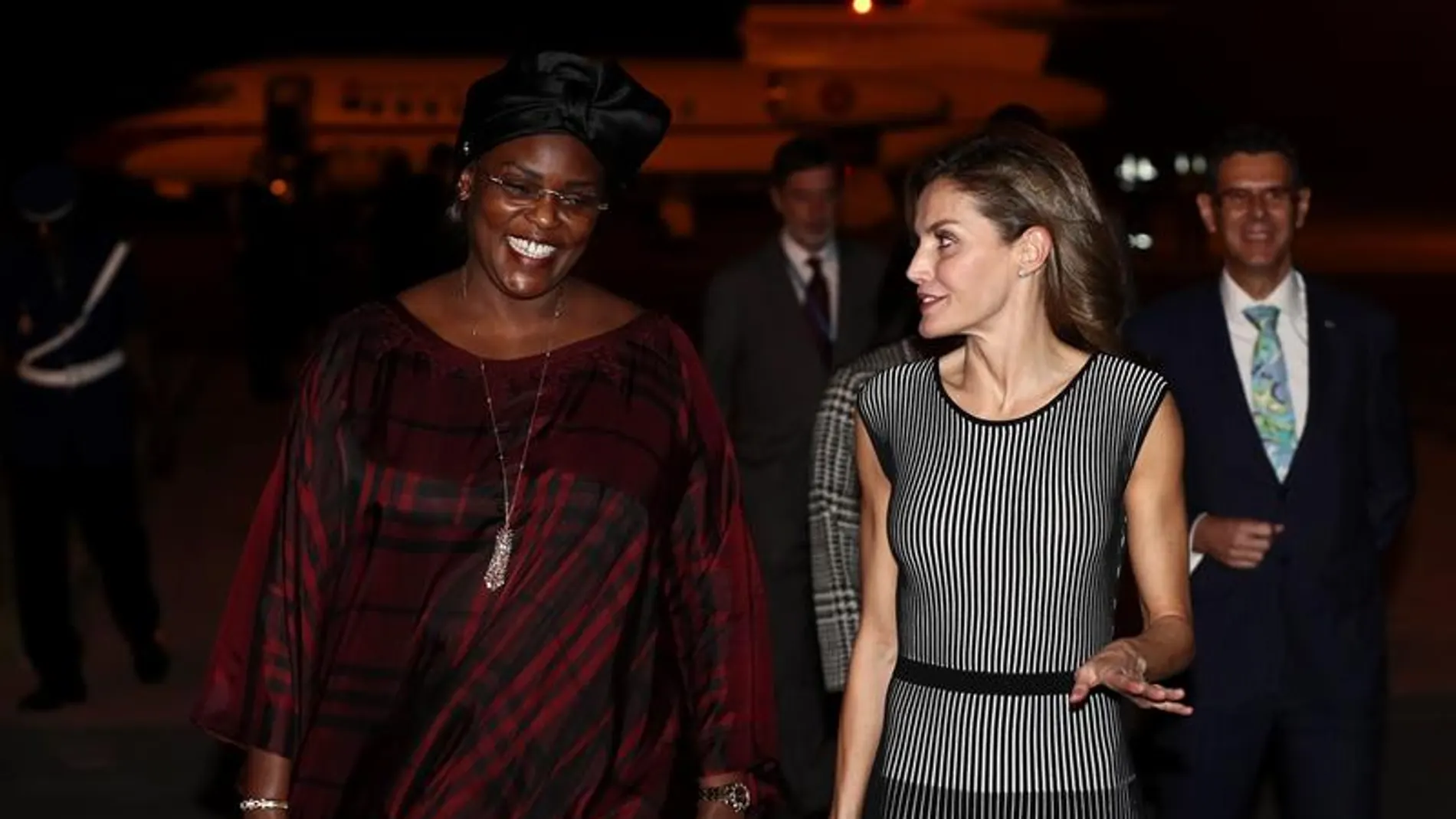 La reina Letizia es recibida por Marième Faye Sall, la esposa del presidente de Senegal La reina Letizia es recibida por Marième Faye Sall, la esposa del presidente de Senegal