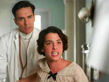 Raquel se pone de parto en plena escena de celos Raquel se pone de parto en plena escena de celos