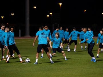 Los jugadores del Real Madrid se ejercitan en Abu Dabi