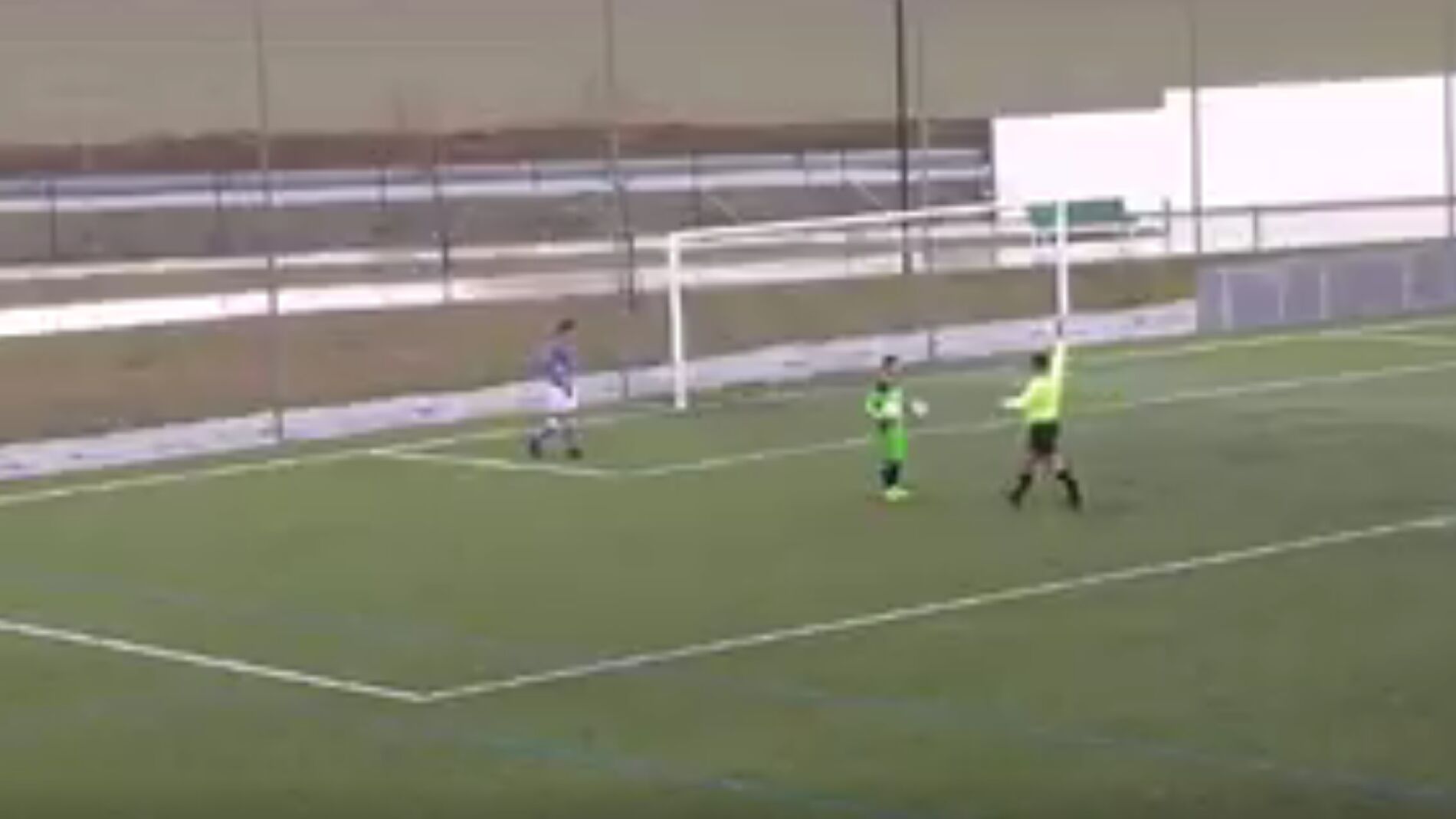 El portero del Pamplona es amonestado