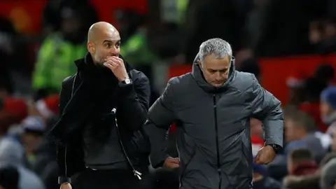 Pep Guardiola y José Mourinho, en Old Trafford Pep Guardiola y José Mourinho, en Old Trafford