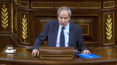 Una mayoría parlamentaria avala defender los productos catalanes pero la mayoría de partidos culpan al PP del boicot Una mayoría parlamentaria avala defender los productos catalanes pero la mayoría de partidos culpan al PP del boicot