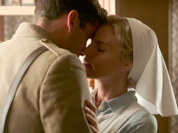 Fidel cita a Julia para escaparse juntos hacia una nueva vida Fidel cita a Julia para escaparse juntos hacia una nueva vida