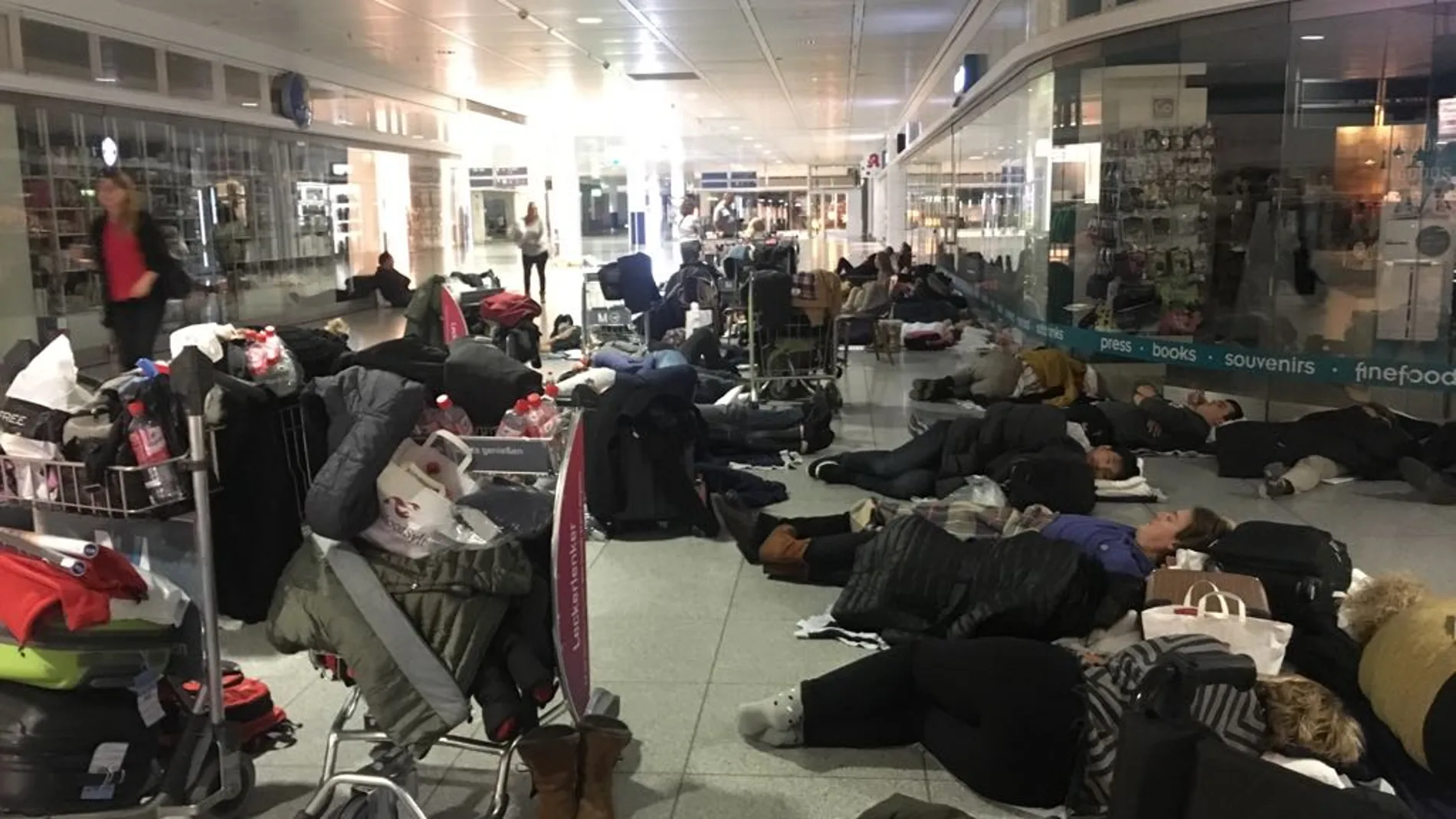 Caos en los aeropuertos europeos por el temporal Caos en los aeropuertos europeos por el temporal