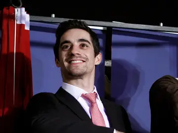 Javier Fernández posa junto a su estatua de cera Javier Fernández posa junto a su estatua de cera